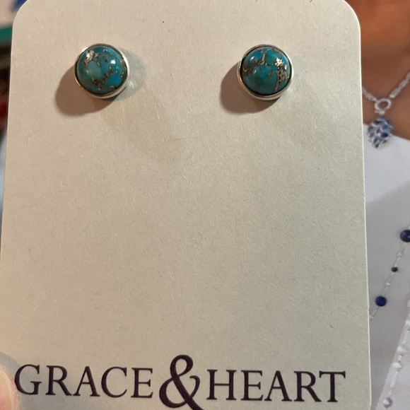 Grace & Heart Oceano Earrings - Picture 3 of 5